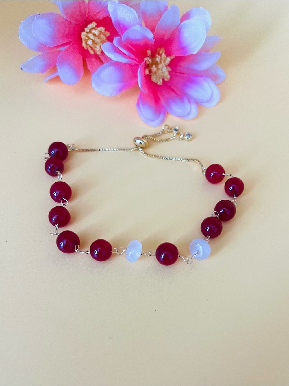 Adjustable Gold-Plated Bracelet with Red Beads and tose quartz